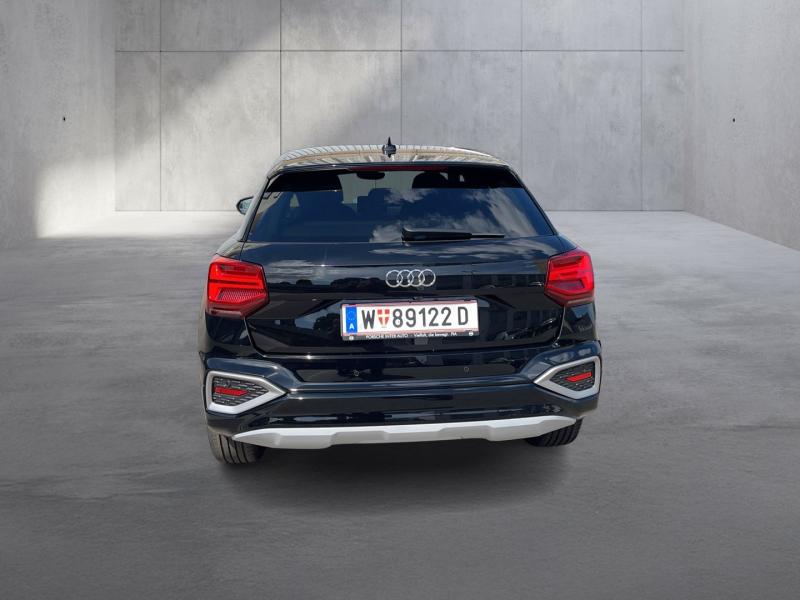 Audi Q2 35 TFSI admired
