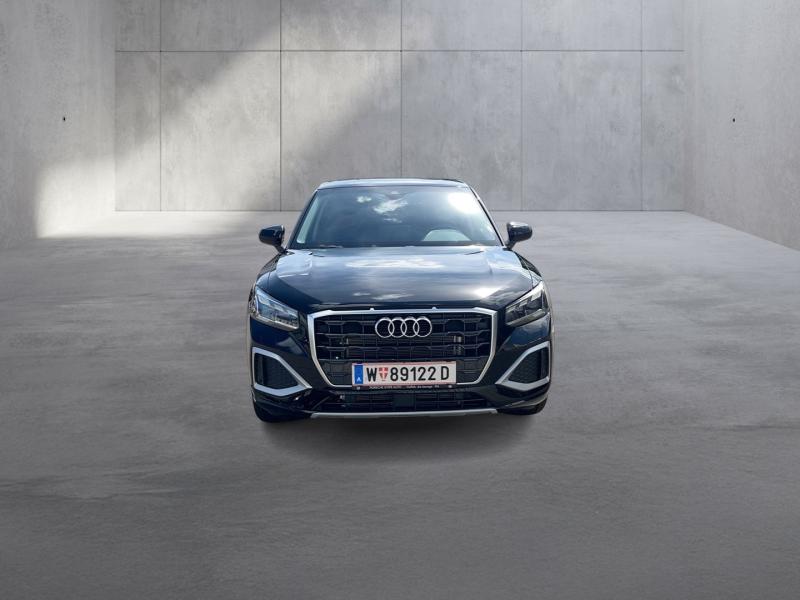 Audi Q2 35 TFSI admired