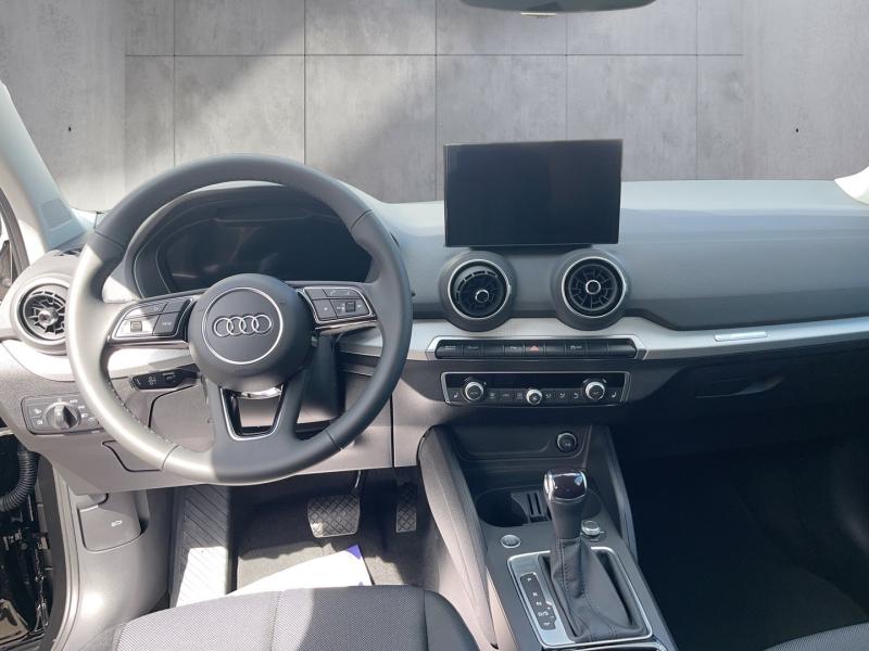 Audi Q2 35 TFSI admired