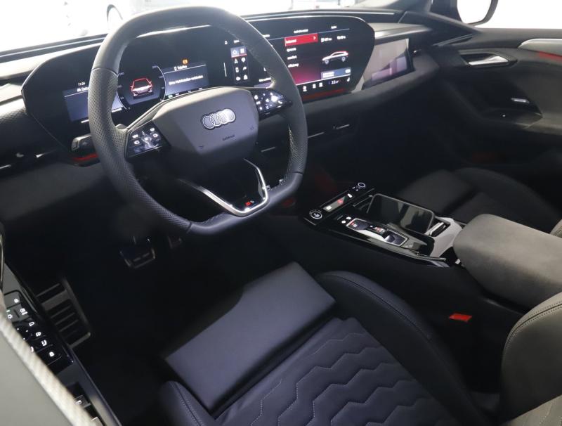 Audi A6 Avant e-tron quattro