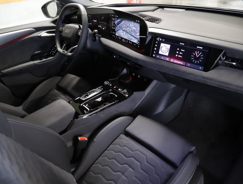 Audi A6 Avant e-tron quattro