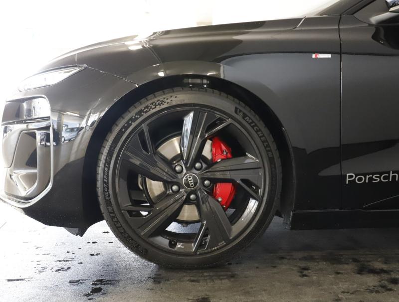 Audi A6 Avant e-tron quattro