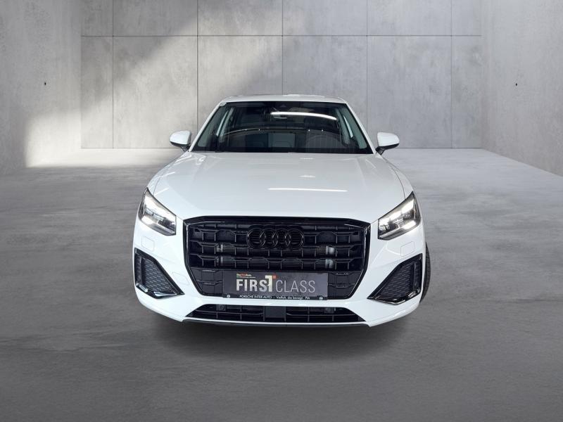 Audi Q2 35 TFSI admired