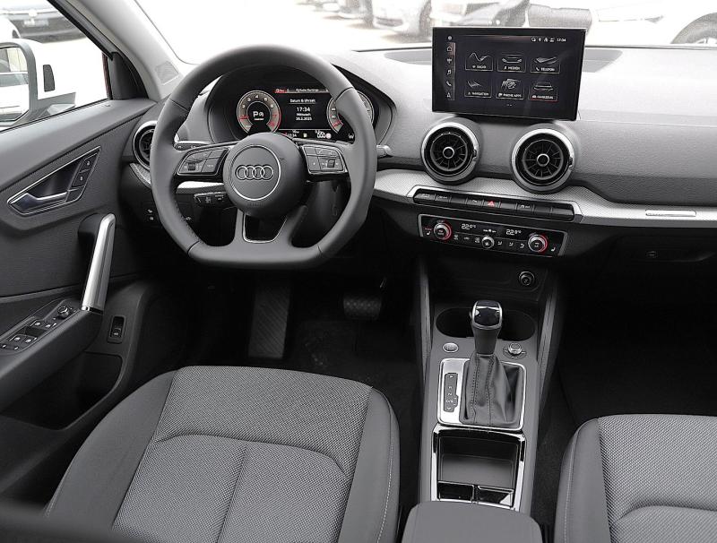 Audi Q2 35 TFSI admired