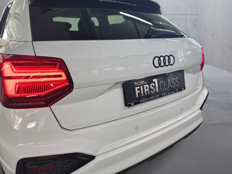 Audi Q2 35 TFSI admired