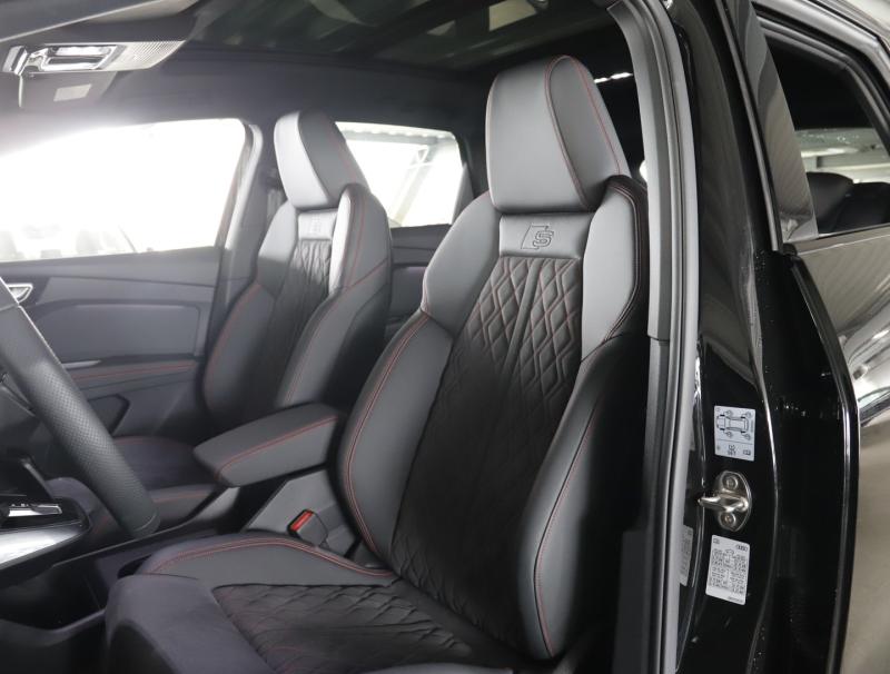 Audi Q4 55 e-tron quattro