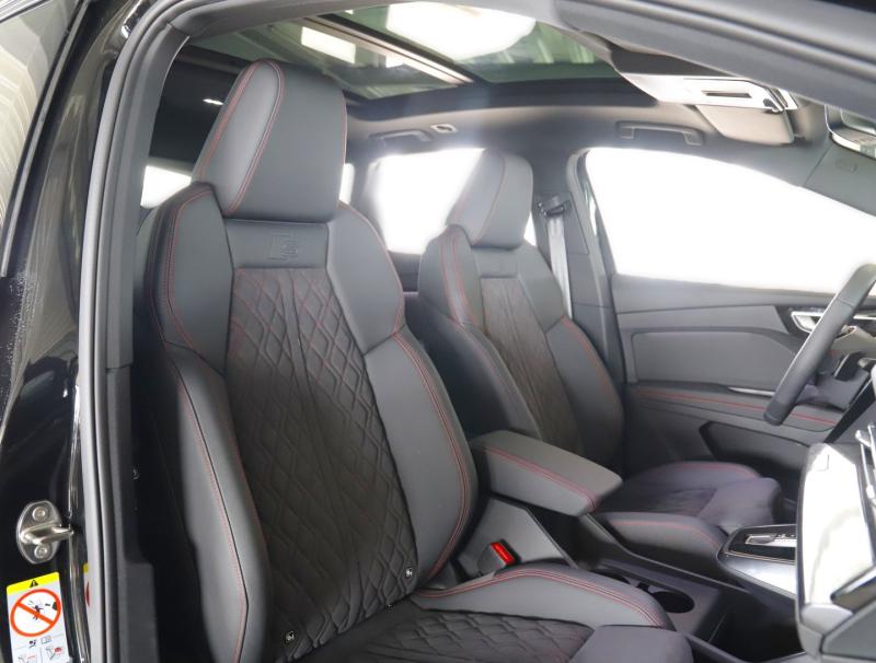 Audi Q4 55 e-tron quattro