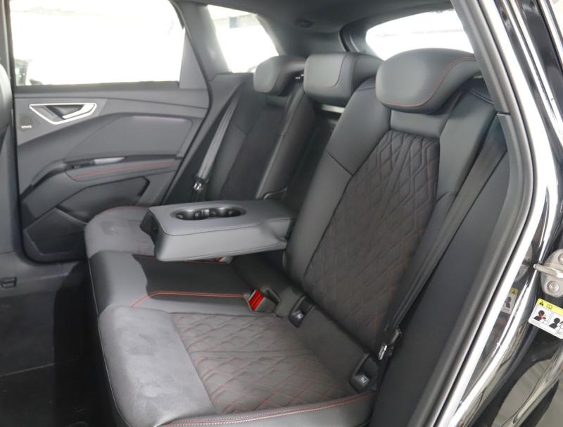 Audi Q4 55 e-tron quattro