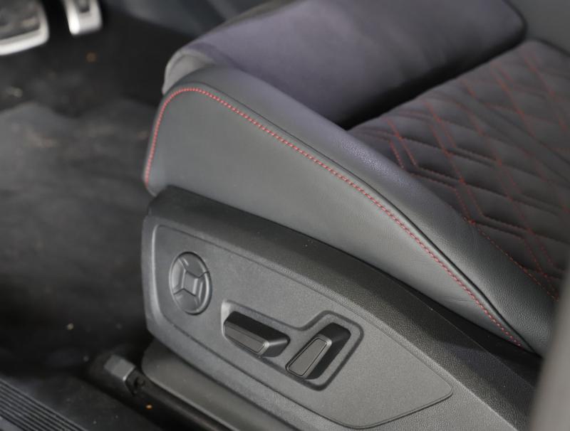 Audi Q4 55 e-tron quattro