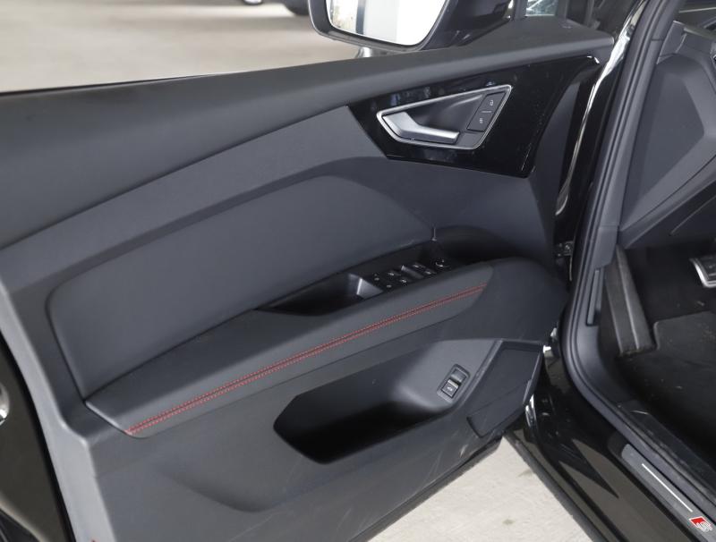 Audi Q4 55 e-tron quattro