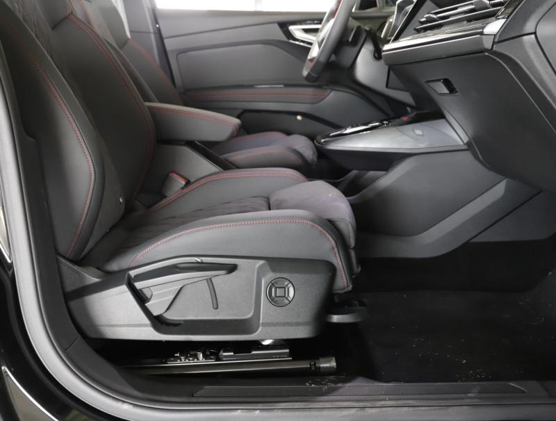 Audi Q4 55 e-tron quattro