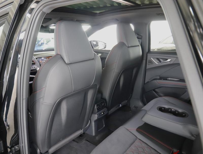 Audi Q4 55 e-tron quattro