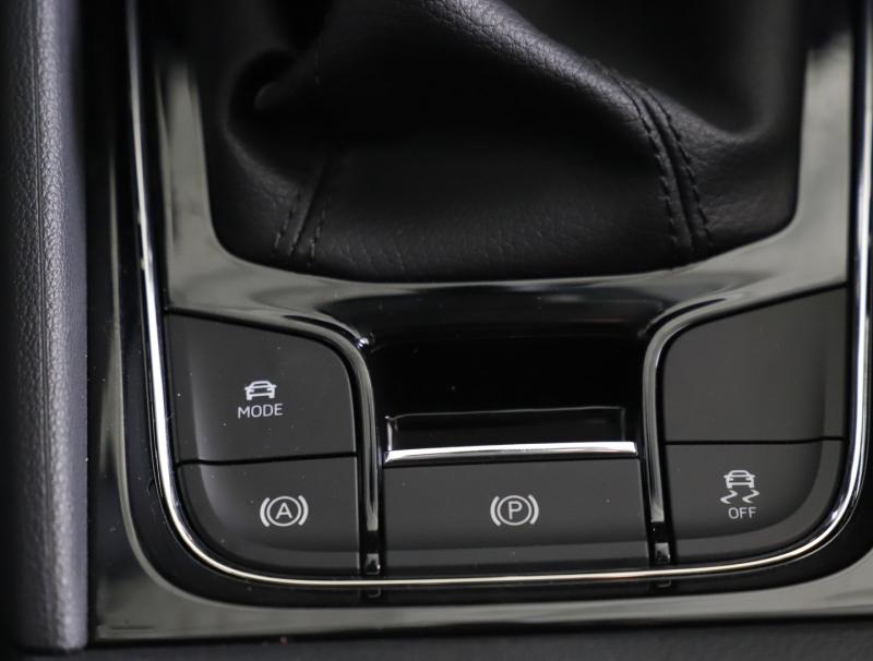 Škoda Karoq Selection TSI