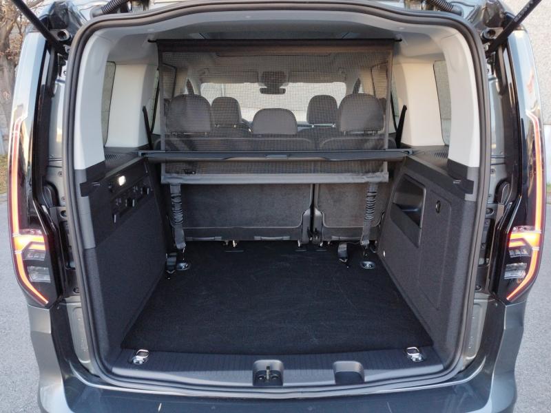 VW Caddy Dark Label TDI