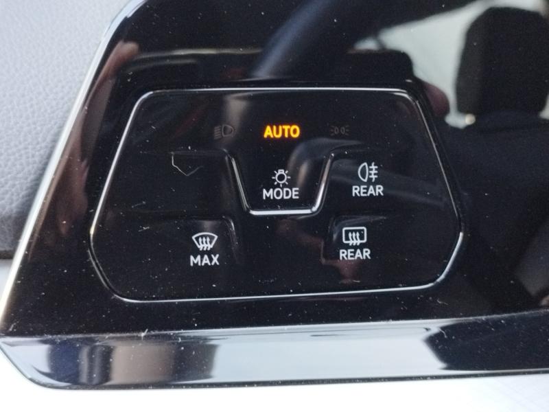 VW Golf Variant Life TDI