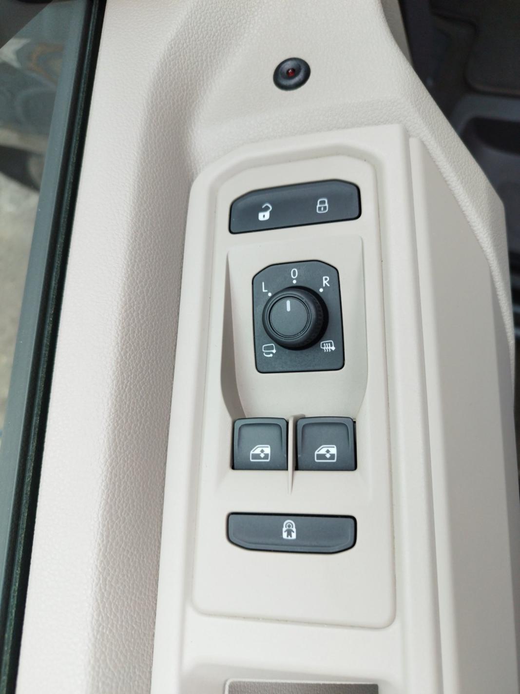 VW Multivan Business ÜH TDI