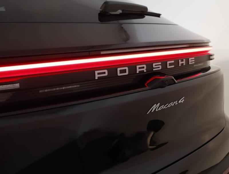 Porsche Macan 4