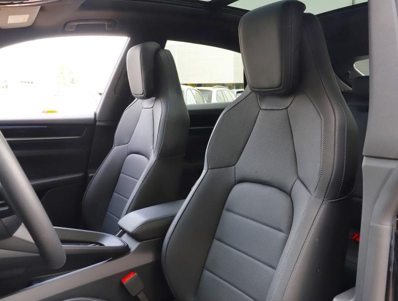 Porsche Macan 4