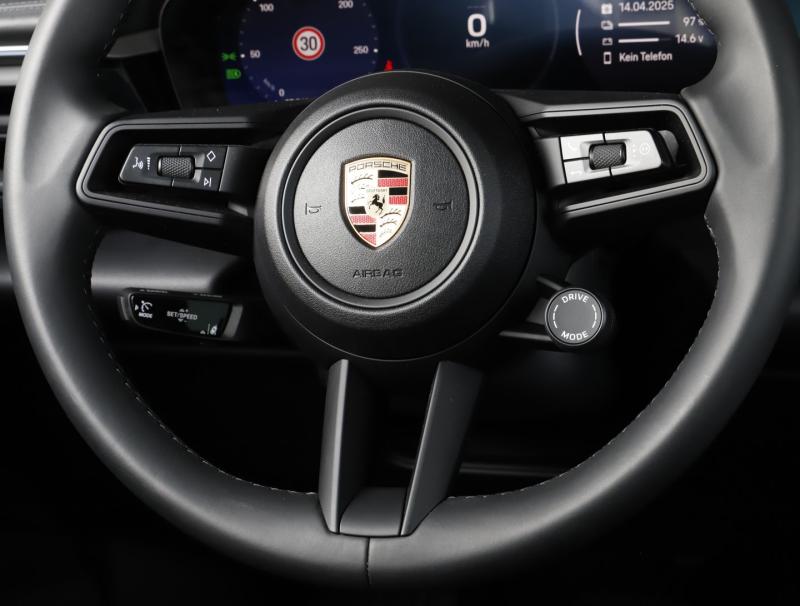 Porsche Macan 4