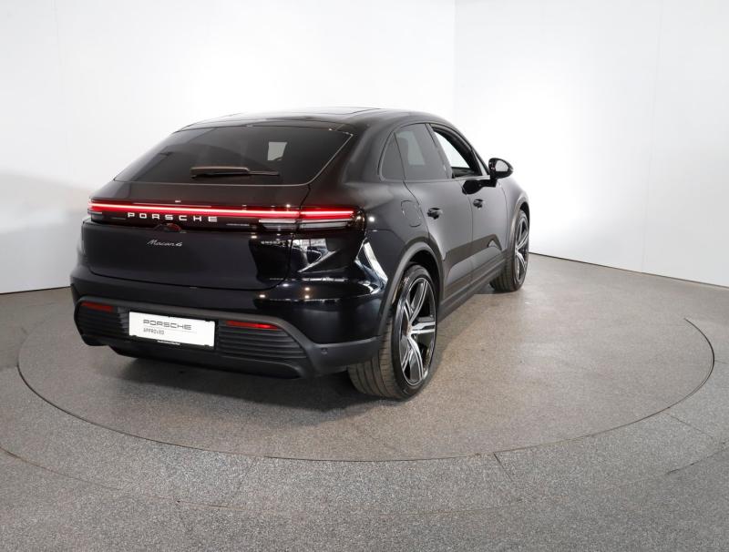 Porsche Macan 4