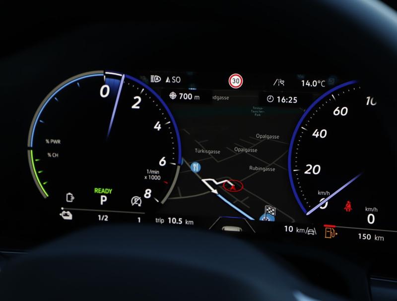 VW Touareg R eHybrid TSI 4MOTION