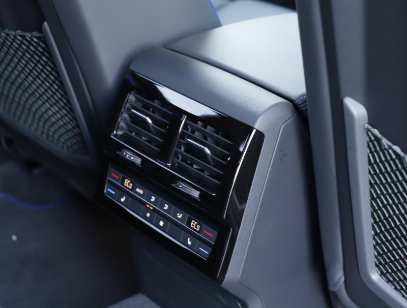 VW Touareg R eHybrid TSI 4MOTION