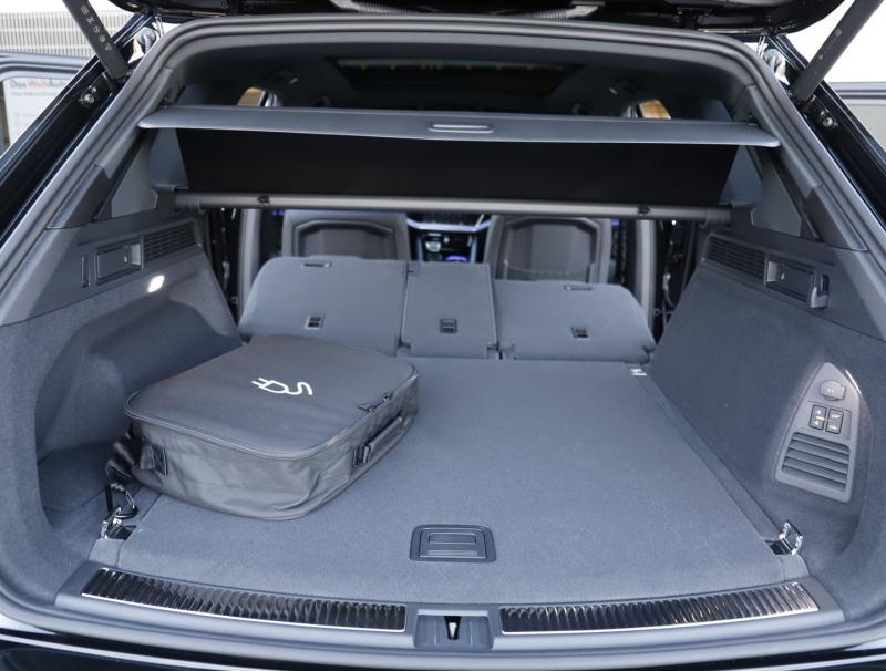 VW Touareg R eHybrid TSI 4MOTION