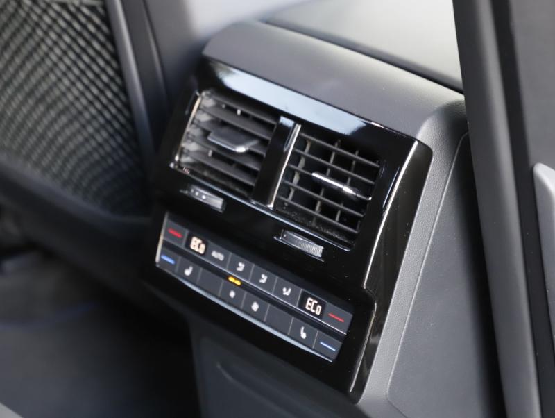 VW Touareg R eHybrid TSI 4MOTION