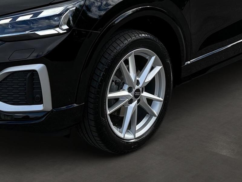 Audi Q2 30 TFSI admired