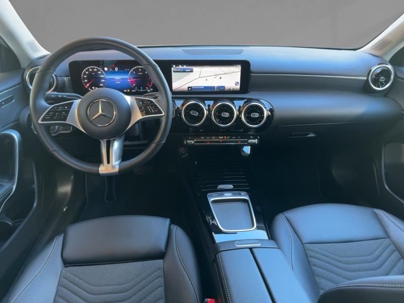 MERCEDES-BENZ A 180 d NP € 43.092.-