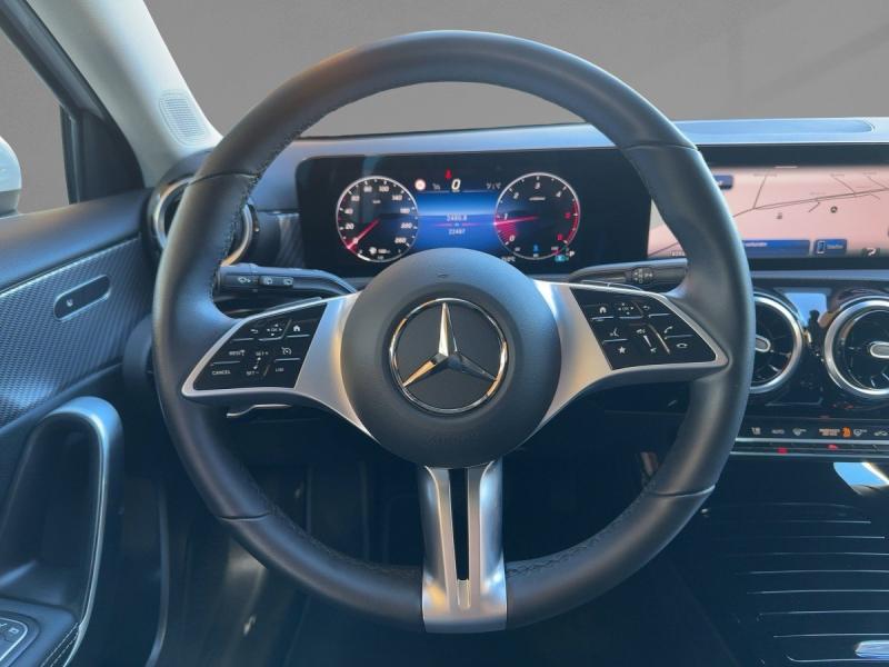 MERCEDES-BENZ A 180 d NP € 43.092.-