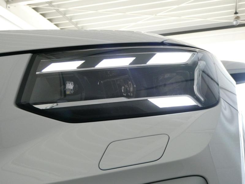 Audi Q2 30 TFSI admired