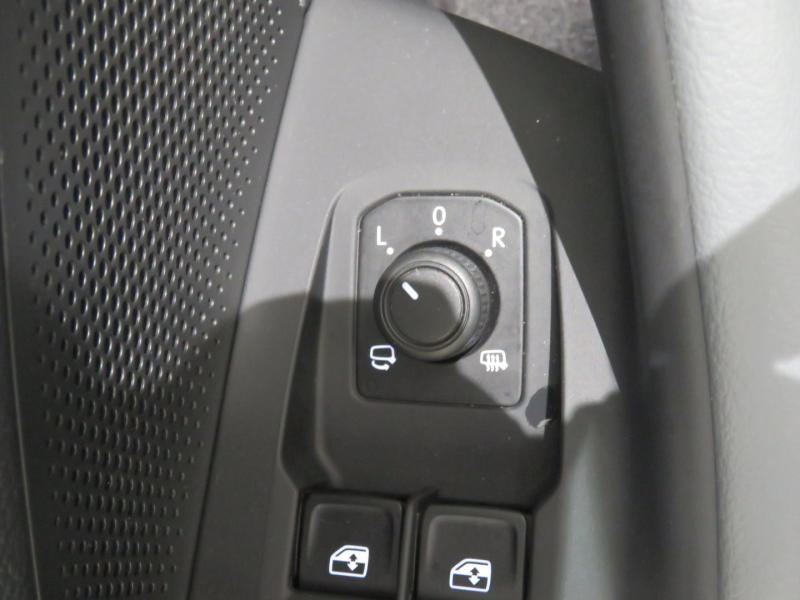 VW Passat Variant Business eTSI DSG
