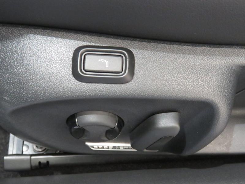 VW Passat Variant Business eTSI DSG