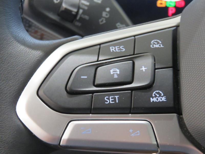 VW Passat Variant Business eTSI DSG