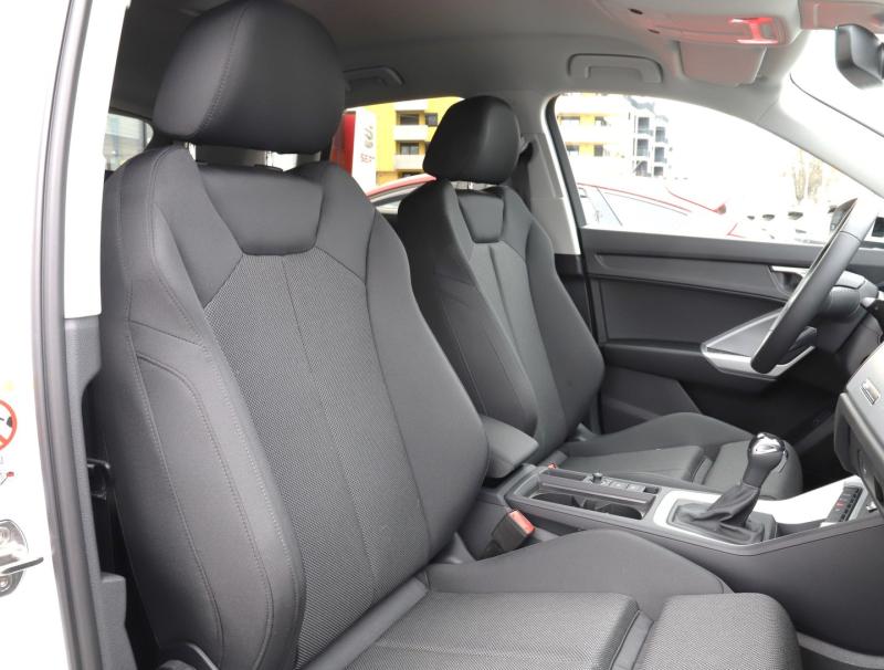 Audi Q3 35 TFSI admired