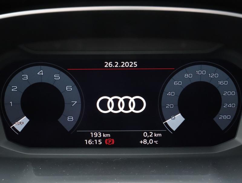 Audi Q3 35 TFSI admired