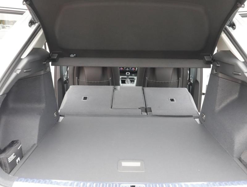 Audi Q3 35 TFSI admired