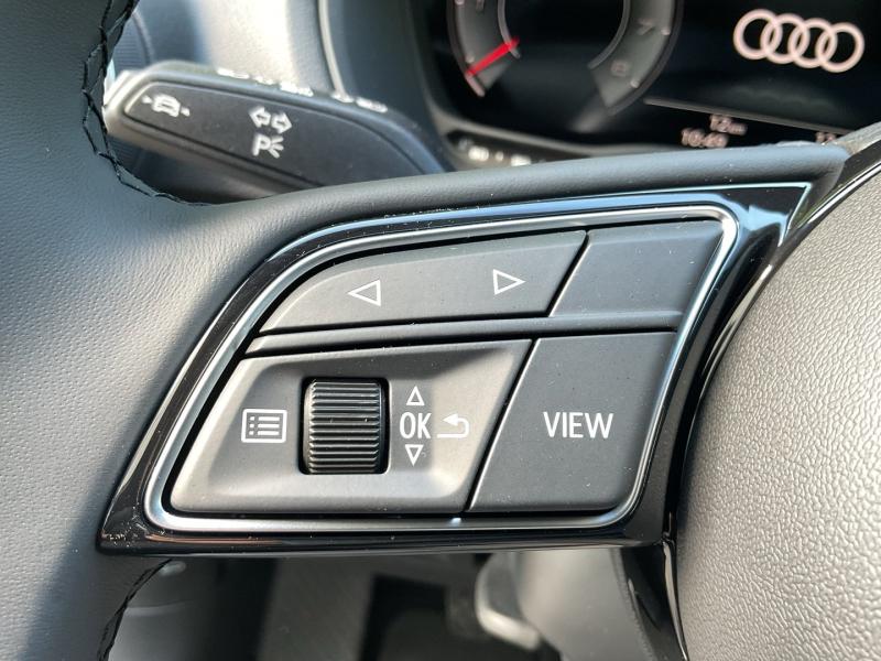 Audi Q2 30 TFSI admired