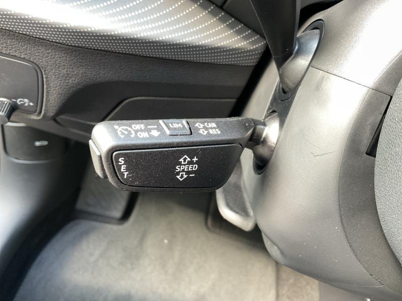 Audi Q2 30 TFSI admired