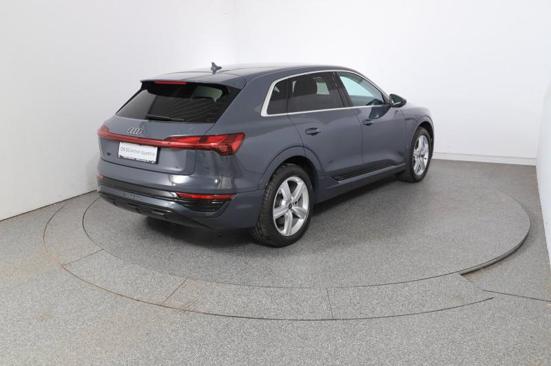 Audi Q8 50 e-tron quattro business