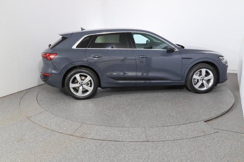 Audi Q8 50 e-tron quattro business