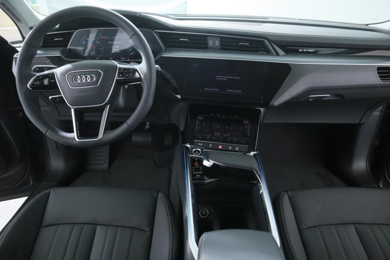 Audi Q8 50 e-tron quattro business