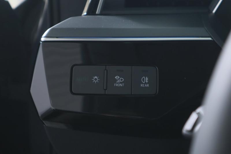 Audi Q8 50 e-tron quattro business