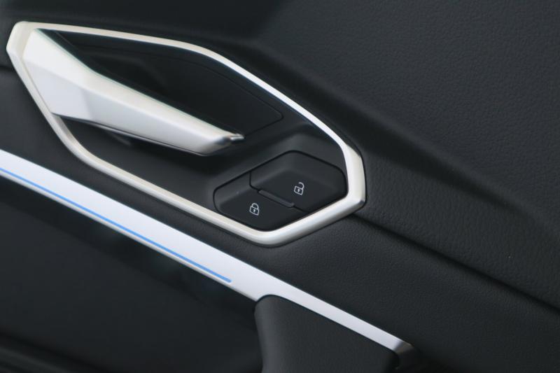 Audi Q8 50 e-tron quattro business