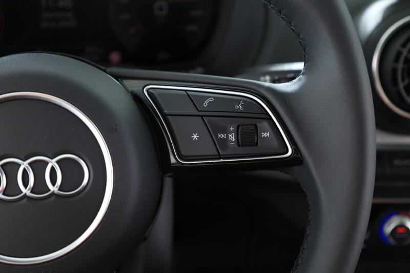 Audi Q2 30 TFSI admired