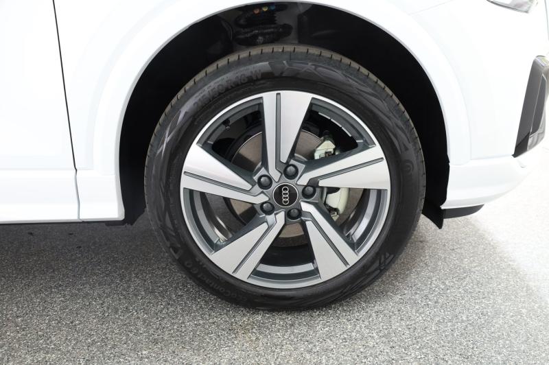 Audi Q2 30 TFSI admired