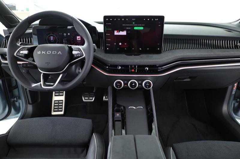Škoda Superb Combi Sportline iV TSI DSG