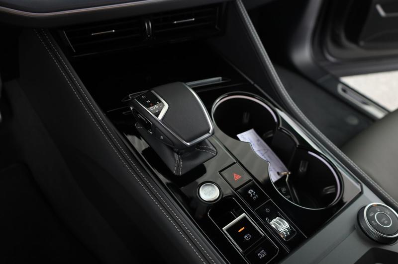 VW Touareg R-Line TDI 4MOTION