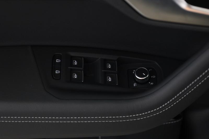 VW Touareg R-Line TDI 4MOTION